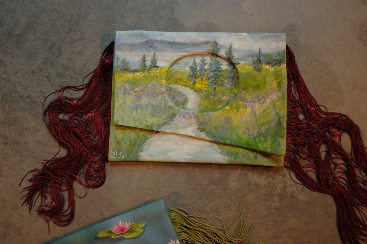 Gallery Clutch