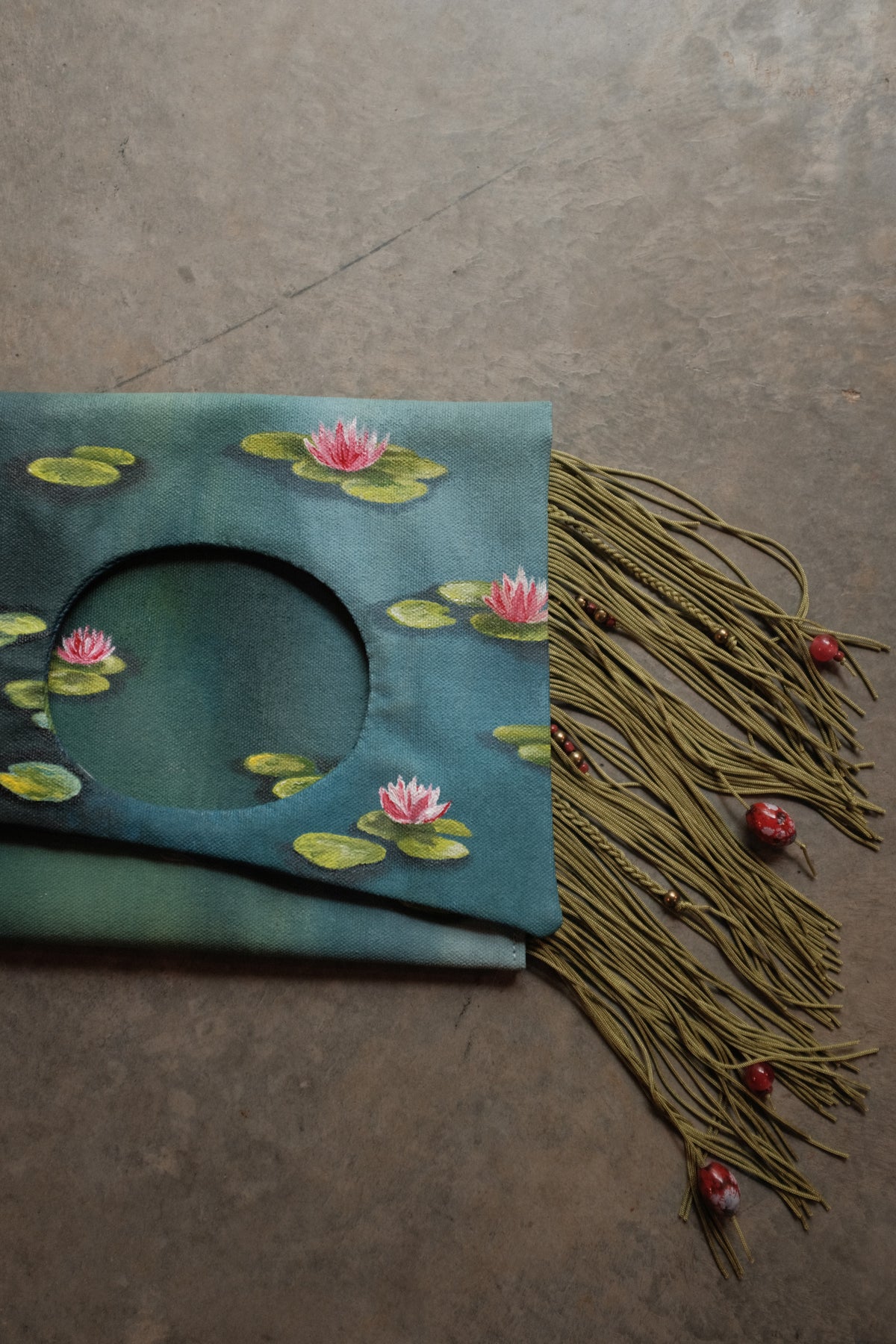 Gallery Clutch