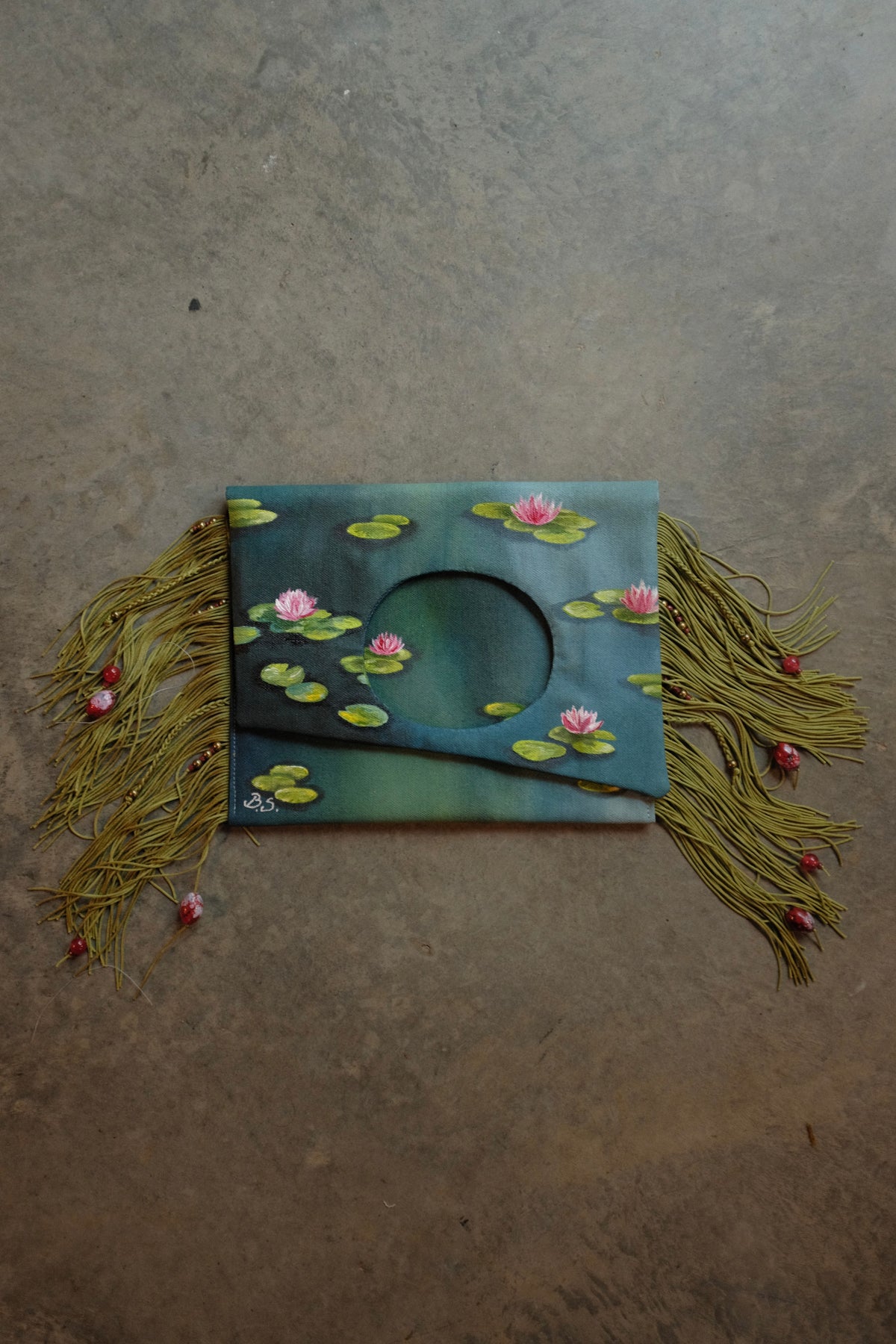 Gallery Clutch